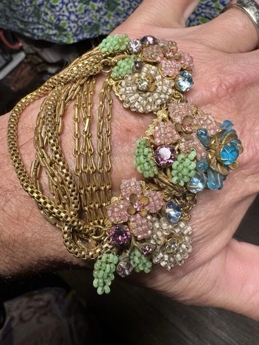 Early Signed MIRIAM HASKELL Gold Tone Floral Rhinestone 7” Bracelet Hess Era