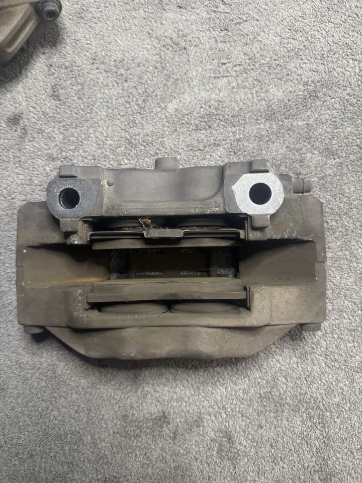 ✅Pinzas de freno delanteras izquierda derecha 4 pistones Acura RL Advics 2005-2012 (par) OEM Foto 3 de 4