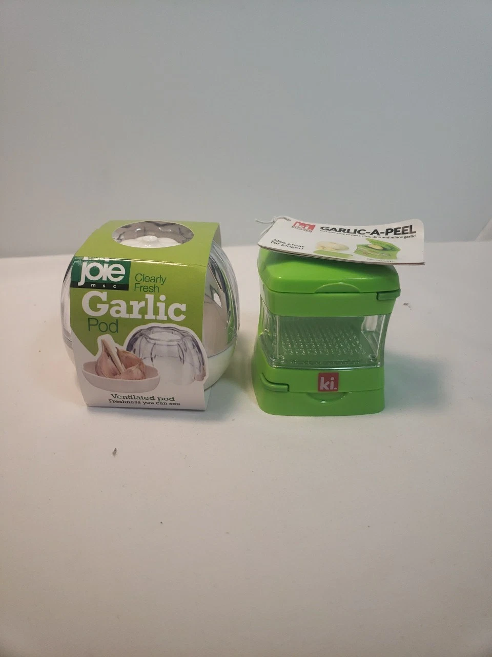 Kitchen Innovations Garlic-A-Peel Garlic Press Crusher Mincer & Joie Garlic Pod
Opens in a new windo