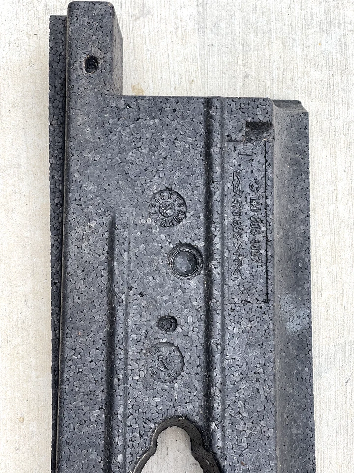 1998 MERCEDES-BENZ S320 W140 REAR BUMPER COVER IMPACT BAR FOAM ABSORBER RIGHT OE - Image 3 of 4