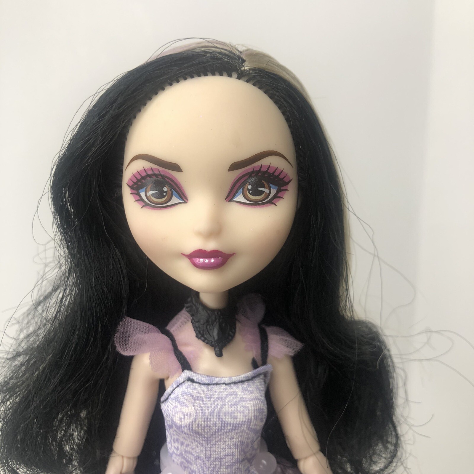 Ever After High Duchess Swan First Chapter Doll Mattel Dress Tights Outfit 2013