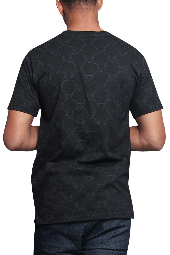 トップス BULL Victorious Men's Legend 23 Bull Jeweled Stone Print T-shirts