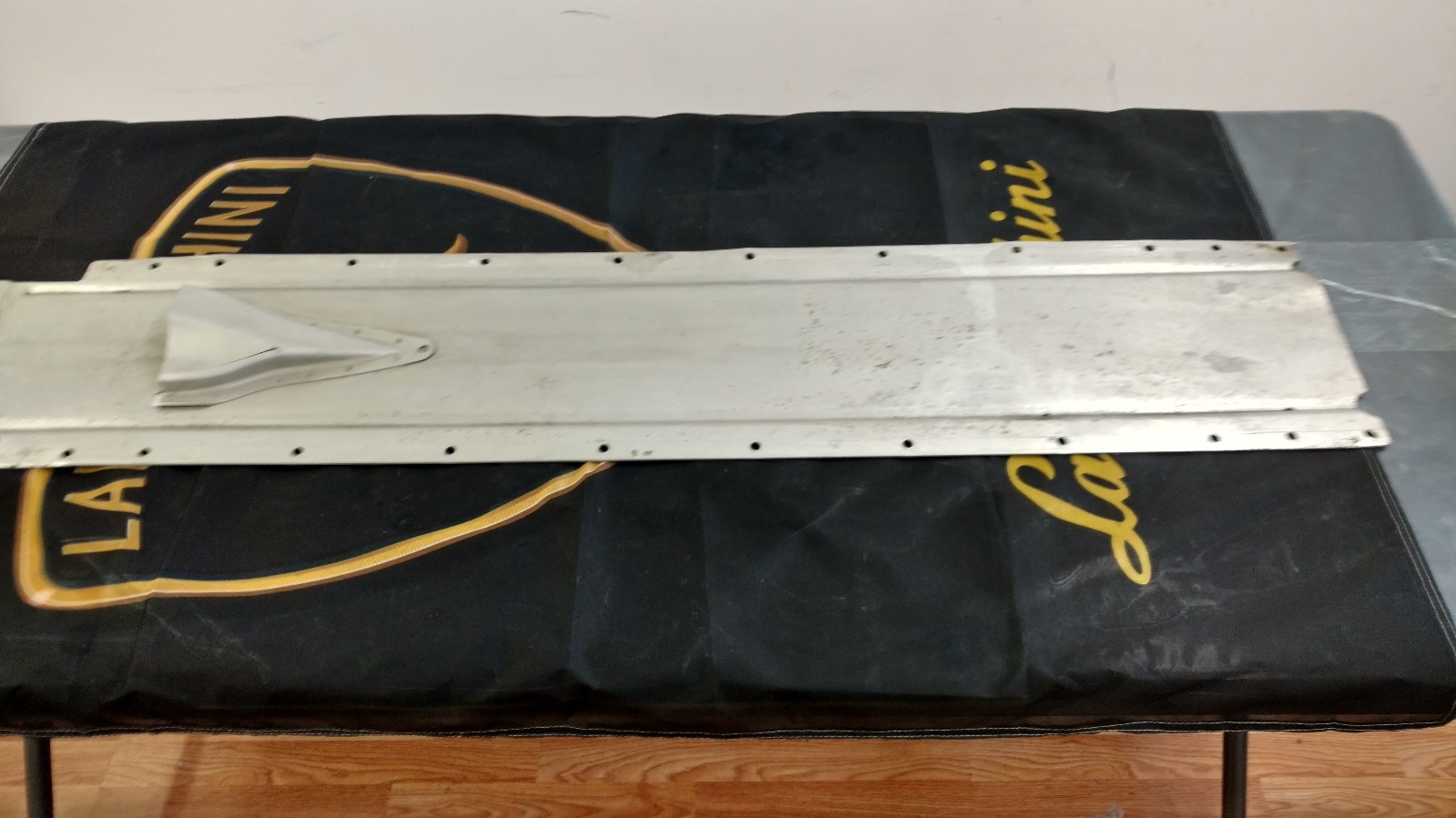 LAMBORGHINI GALLARDO LP550 560 CENTER LOWER UNDER TRAY OEM 400825208B