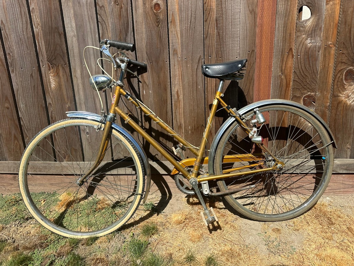 Vintage 1960s Raleigh Invicta 3-Speed Hybrid Cruiser Step Thru