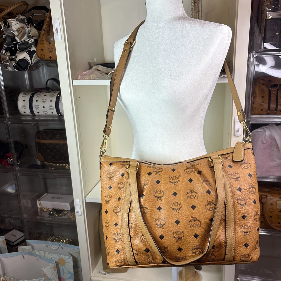 Bolso de Mano MCM Coñac Visetos Monograma Recubierto Lona y Cuero. Foto 2 de 4