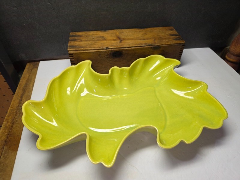 VINTAGE 1950 CLAIRE LERNER CALIFORNIA POTTERY CHARTREUSE PLANTER BOWL