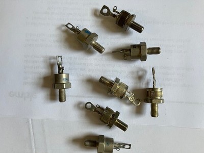 One 2N688 Thyristor SCR 400V 25A