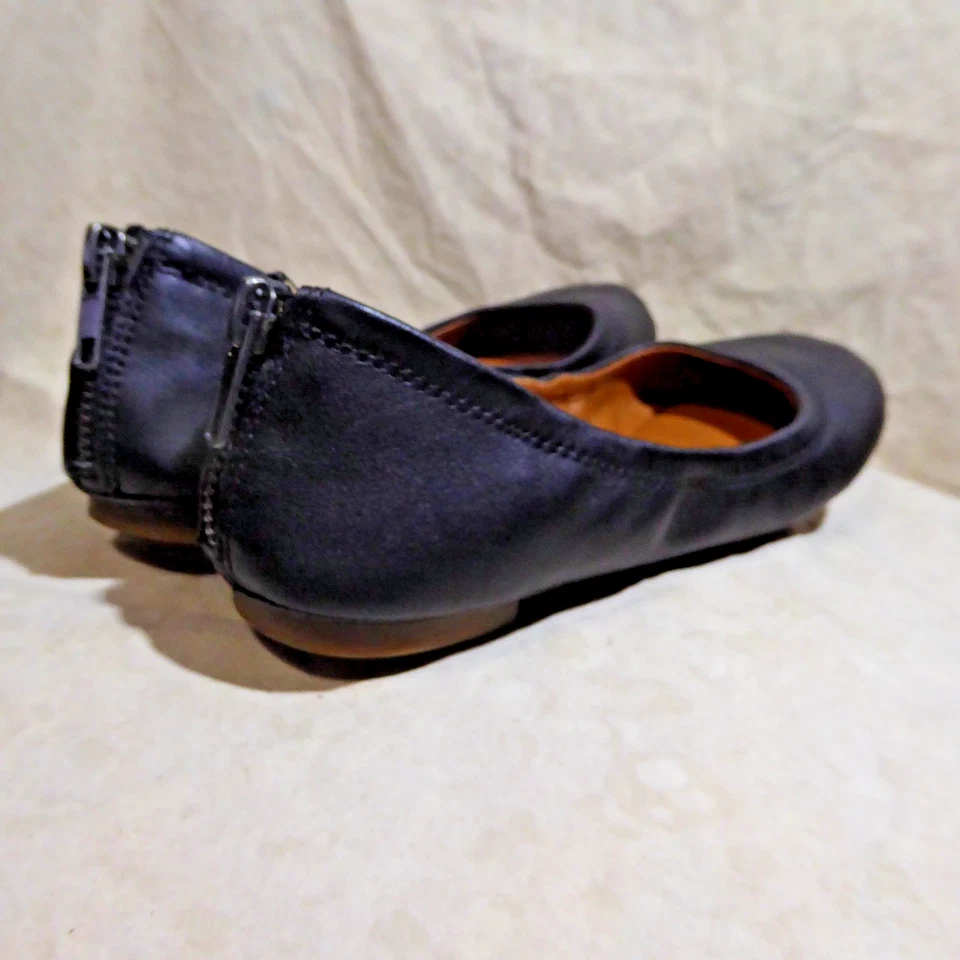 🩰 Zapatos planos de ballet Lucky Brand talla 6 M (36,5) cuero negro; detalles en el tacón con cremallera Foto 4 de 4