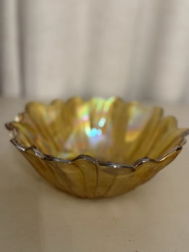 Vintage Indiana Glass Marigold Carnival Glass Sunflower Bowl 7”