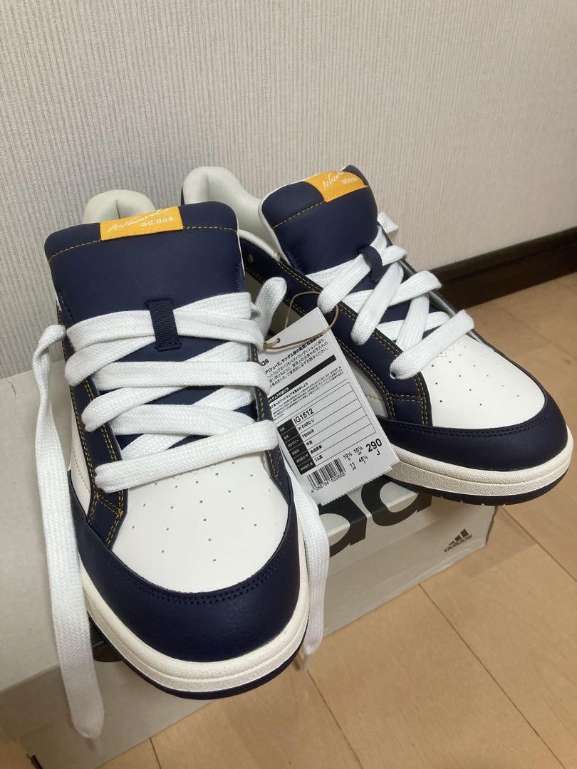 Adidas Men's Size 10 Sneakers Unused With Original Box