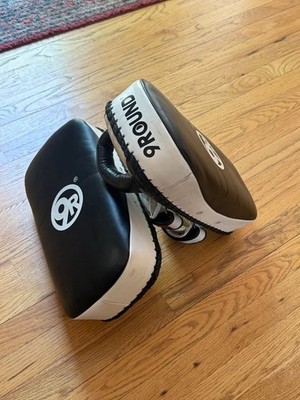 High Quality Kick Pads - Muay Thai, MMA, Kickboxing. Black/White. 