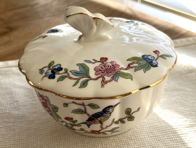 Aynsley Pembrook English Bone China w/ Butterfly Lid  White w/Bird, Floral Motif