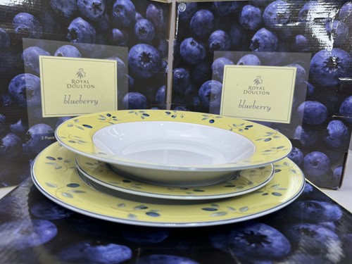 Royal Doulton Blueberry 3 PIECE SET Salad & Dinner Plate Soup Bowl 4 Sets Total - Picture 4 of 15
