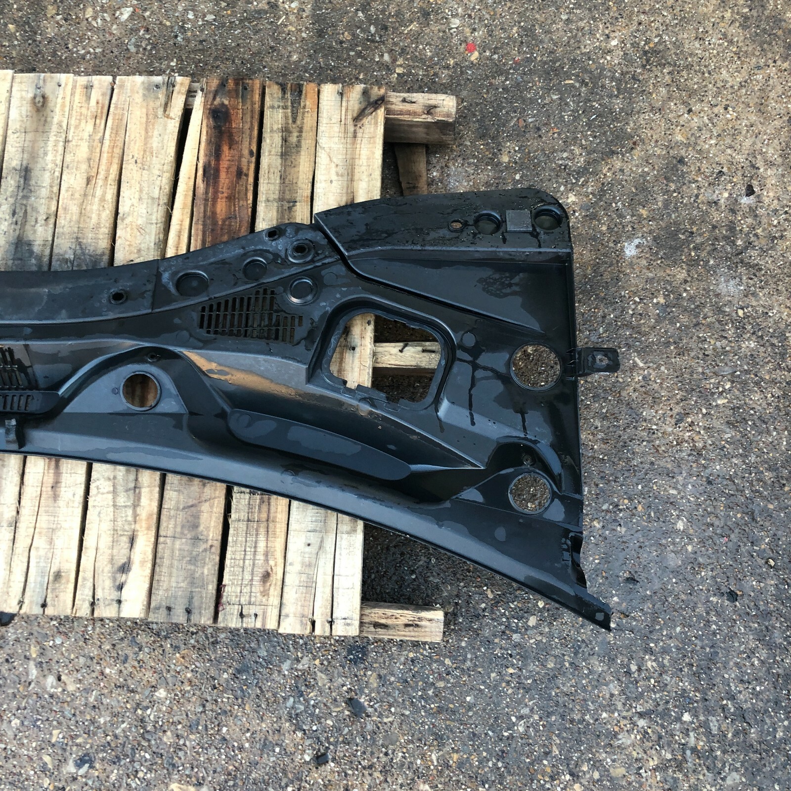 2014 - 2017 Maserati Ghibli Windshield Wiper Cowl Panel Trim OEM 670010468