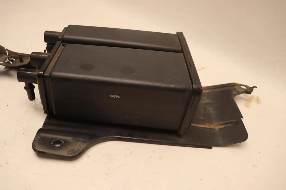 Ford Edge 2007-2014 evaporador de emisiones de combustible bote de vapor de carbón OEM Foto 3 de 4