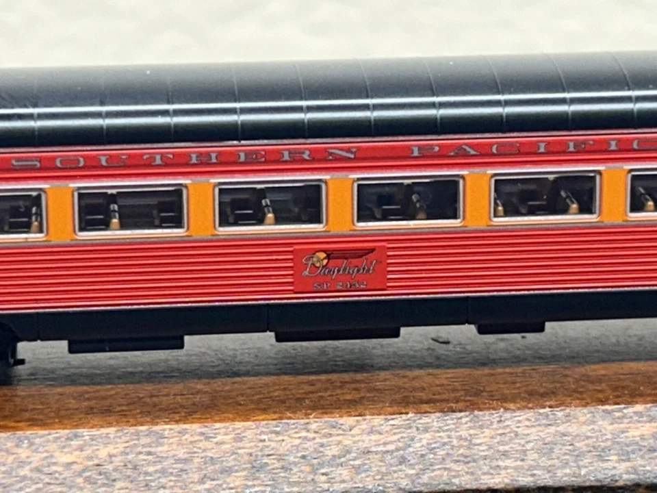 SOUTHERN PACIFIC " MORNING DAYLIGHT " ARTICULATED CHAIR N Scale "KATO" A set NEW - Image 4 of 4