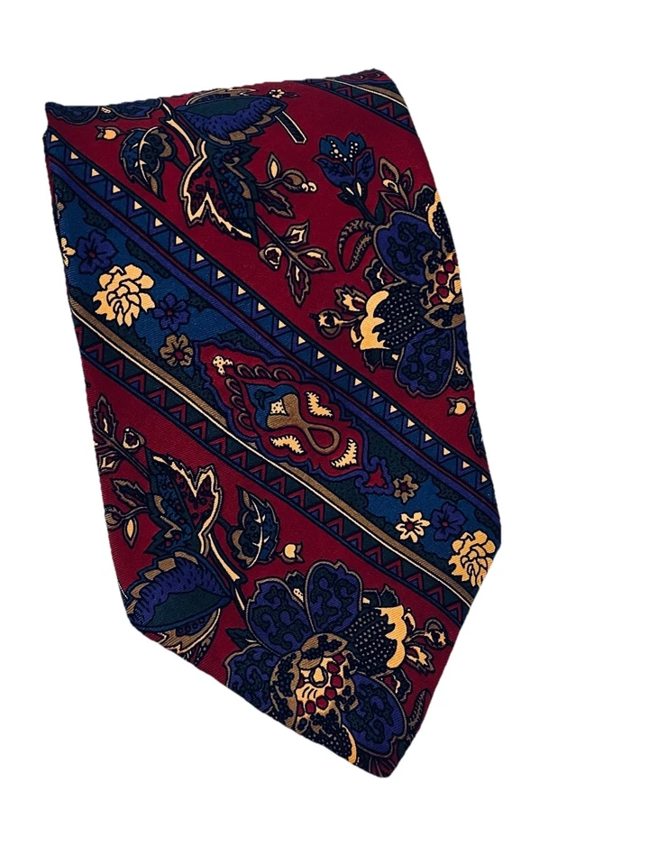 Vintage Gap Tie 58” x 3.5” Red Floral Made in USA 100% Silk Necktie - Image 2 of 4