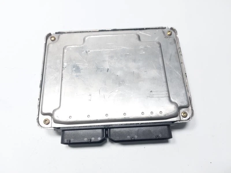 038906019JQ CENTRALINA MOTORE ECU BOSCH AUDI A4 AVANT (8E5 - B6) 1.9 TDI 8V MAN  - Immagine 3 di 4