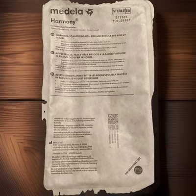 NEW Medela Harmony Manual Breast Pump Kit SEALED 67186S