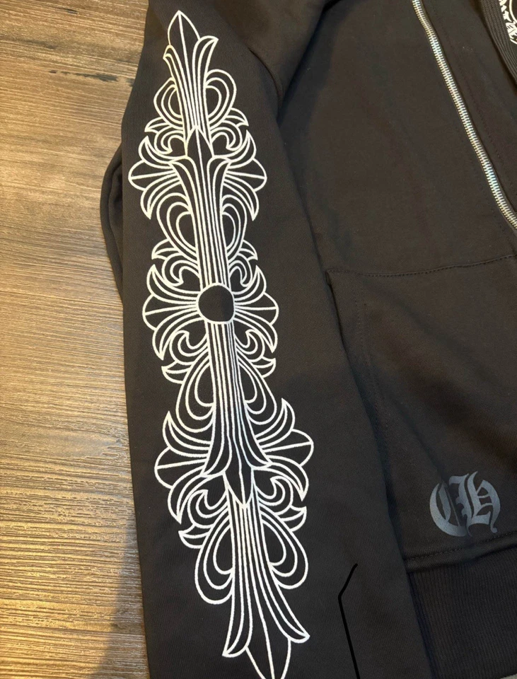 Sudadera con capucha cromada corazones cremallera mediana **Auténtica** Foto 2 de 4