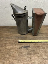 Vintage Unbranded  Bee Hive Smoker in Good Working Order