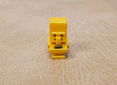 Minecraft Mini Figures Chest Series Gold Blacksmith Villager