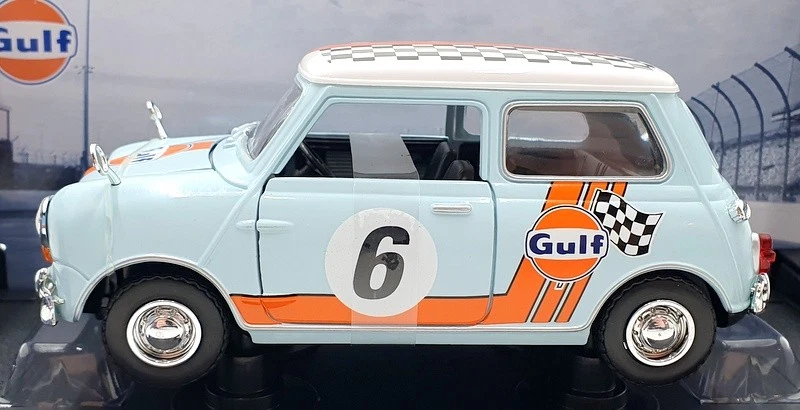 MotorMax 1/18 Scale Diecast 79743 - Morris Mini Cooper 1961-67 Gulf - Image 3 of 4