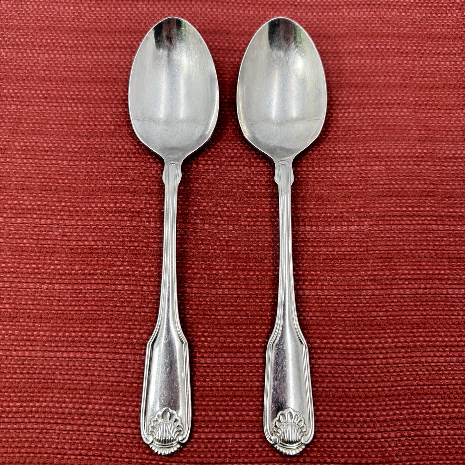 Set of 2 Oneida Heirloom Cube CLASSIC SHELL Stainless SERVING SPOONS Utensil Lot