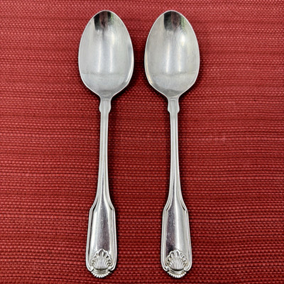 Set of 2 Oneida Heirloom Cube CLASSIC SHELL Stainless SERVING SPOONS Utensil Lot