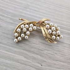 Vintage Mode Art Signed ART� Arthur Pepper Brooch Pin Gold Toned Faux Seed Pearl