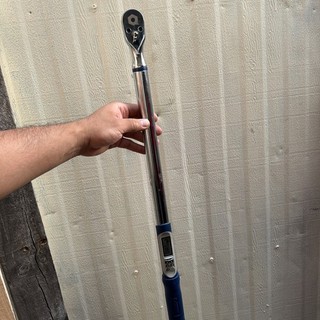 QUINN 1/2 in. Drive 12.5 to 250 ft lb Digital Angle Torque Wrench