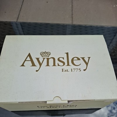Aynsley Fine Bone China Elizabeth Rose Set mit sechs Tassen verpackt