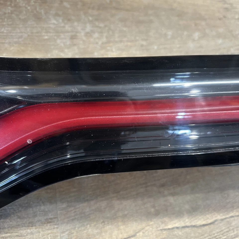 Luz trasera LED de titanio para maletero central Ford Edge 2015-2018 OEM FT4B-13A565-A Foto 4 de 4