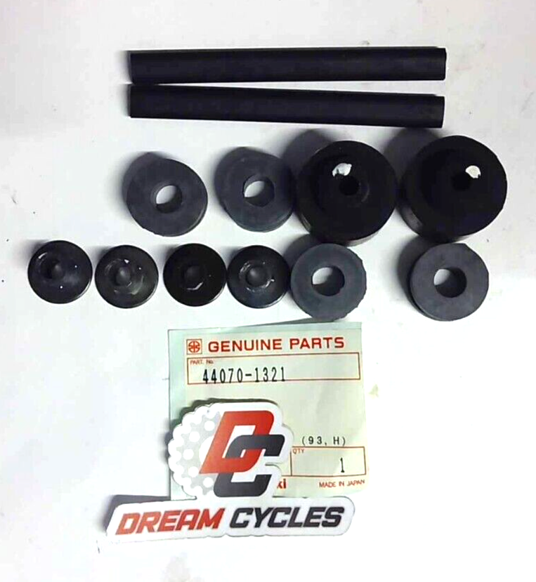 ☆k☆ NOS KAWASAKI ZX750 OEM 44070-1321 FUEL TANK RUBBER DAMPER