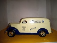 F057 ERTL 1938 PANEL TRUCK BANK QUAKERTOWN NATIONAL BANK DIE CAST METEL