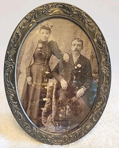 Antikes Bild im ovalen Staffelei Rahmen mit Glaseinsatz 5,5" x 4,5"