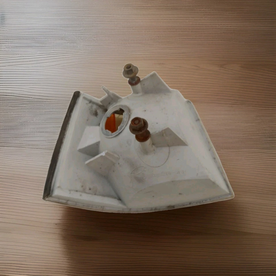 Luz de esquina delantera izquierda OEM 1987-1988 Ford Thunderbird Turbo Coupé CONDUCTORES Foto 3 de 4