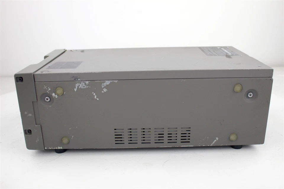 Grabadora de casete de video digital profesional Panasonic AJ-D250P DVCPRO Foto 3 de 4