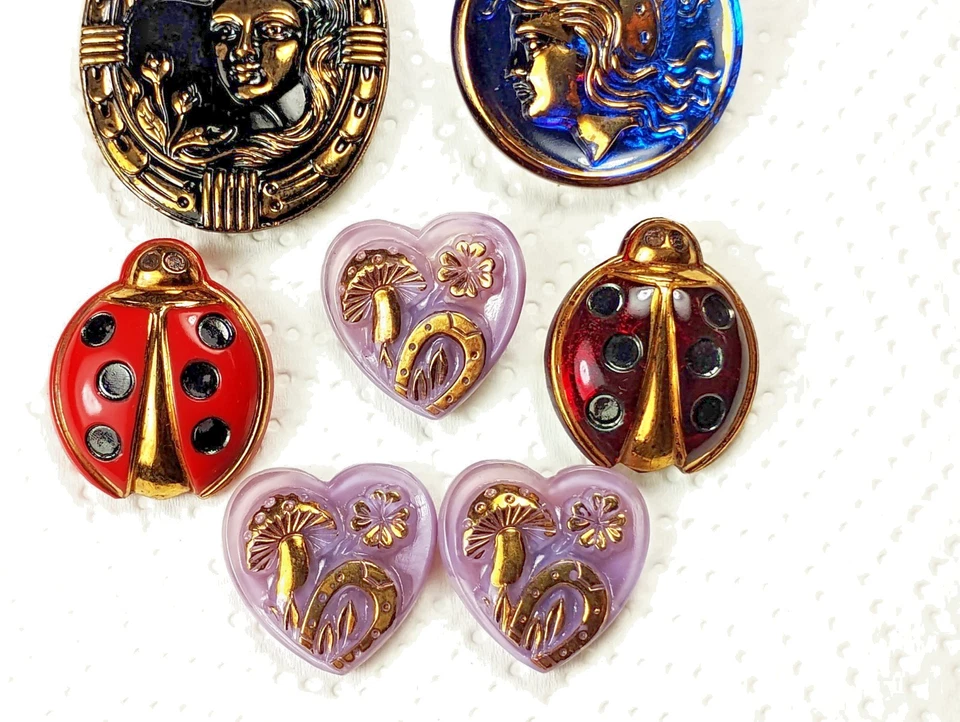 Vintage Czech Glass Art Deco Button Lot - Image 2 of 4