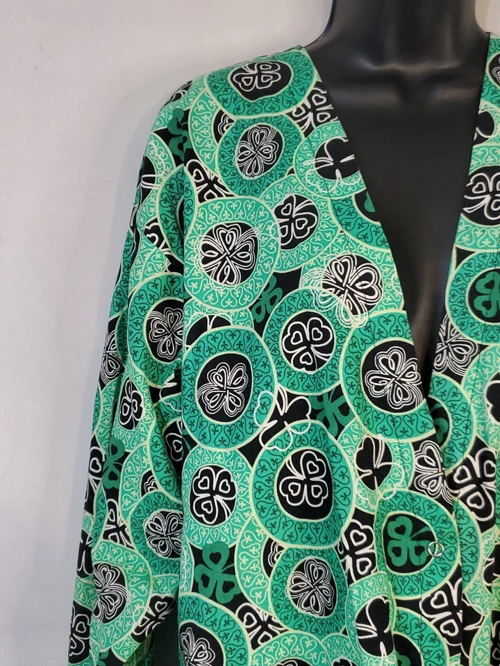 Tafford Women's Lucky Scrub Jacket/Coat Size Medium Snap Up With 2 Pockets. - Image 4 of 4