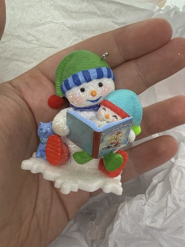 NIB Reading is SNOW Much Fun Making Memories Hallmark Ornament 2013 QX9015 - Picture 7 of 8