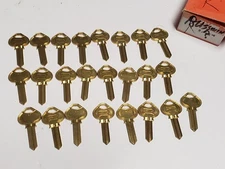 Vtg Lot of 22 RUSSWIN Gold Toned Uncut Key Blanks - Model S1 - NOS - NEW