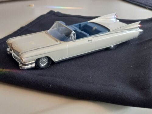 1959 Cadillac 2 dr convertible, dealer promo or model kit, vtg pearl white EUC
