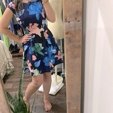 Vince Camuto floral fit and flare dress size new with tags size 6