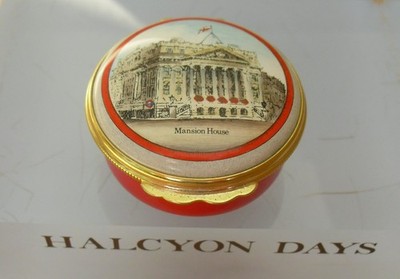 Halcyon Days ''Mansion House'' Lord Mayor of London Emaille Box - 1 5/8'' (4,25 cm)