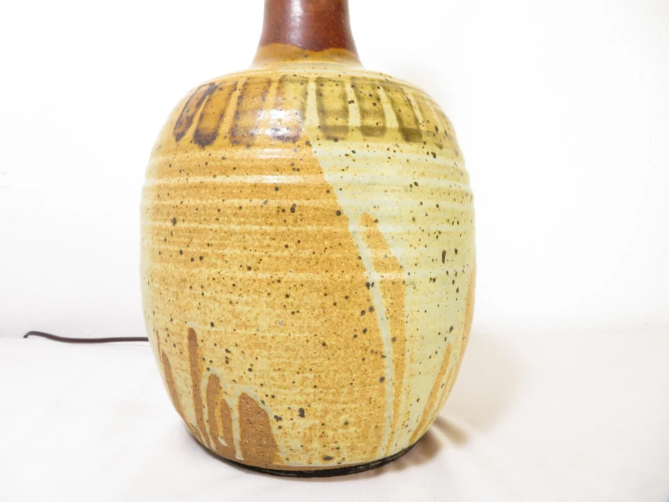 LÁMPARA DE MESA DE GRES DE CERÁMICA ESTUDIO MEDIADOS DE SIGLO Arte Cerámico, Danés Moderno Foto 2 de 4