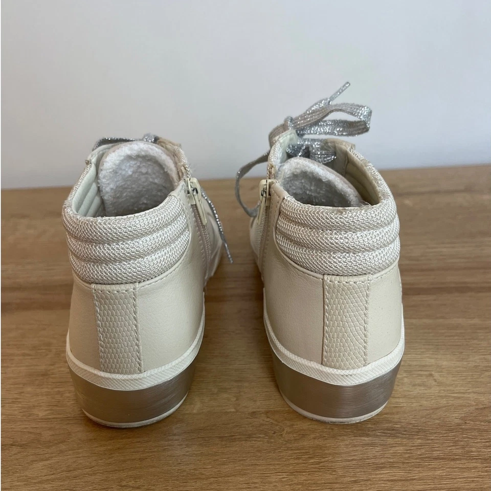 Dolce Vita Zani High Top Sneaker Size 7.5 Cream Silver Metallic Side Zip Comfy - Image 4 of 4
