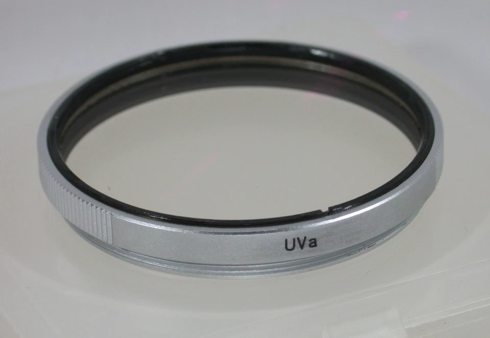 Leitz Leica E48 UVa POOFX / 13330  Screw-in Filter, Chrome + keeper & Box - Image 3 of 4