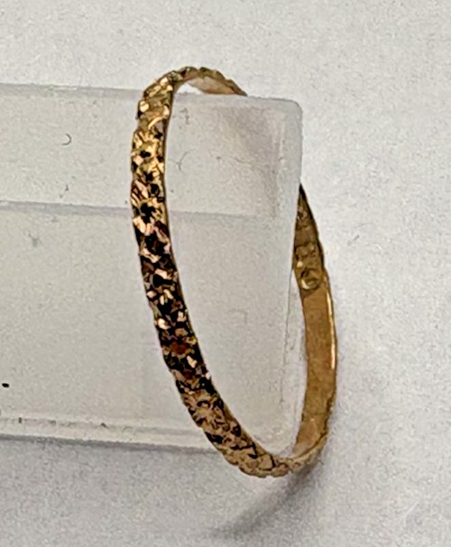 Vintgage Yellow Gold Ring with Engraved Pattern