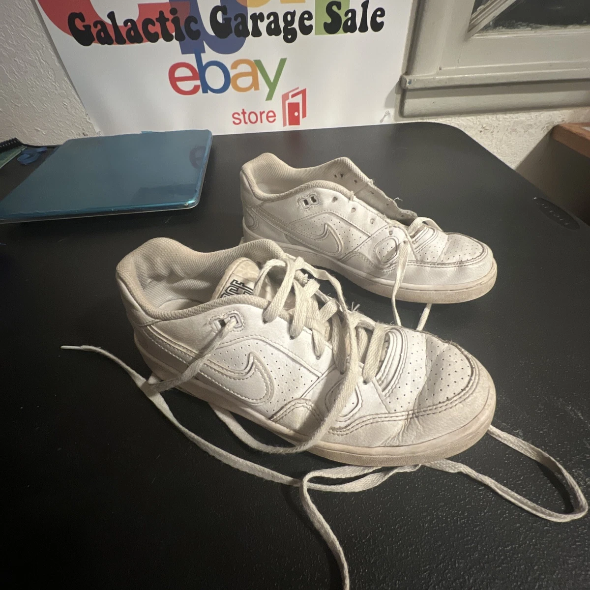 garage store nike air force